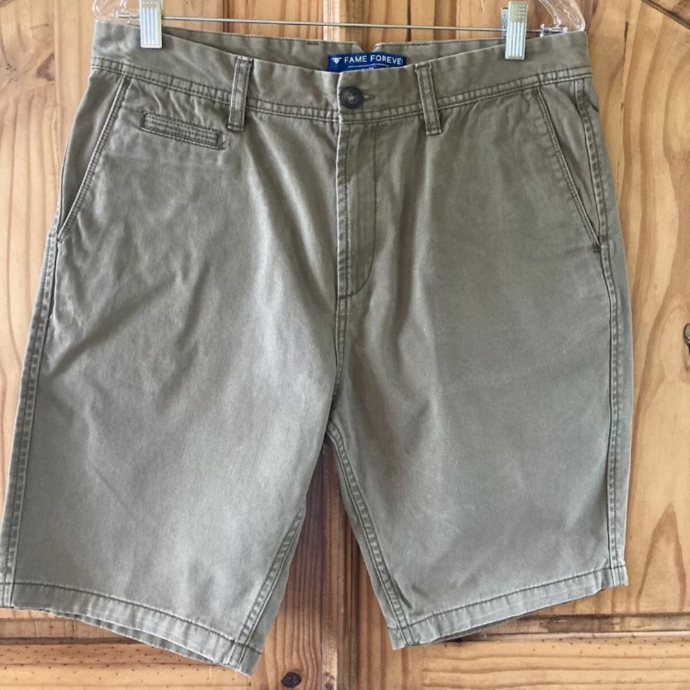 Men's Fame Forever khaki green flat front chino Bermuda shorts size 34